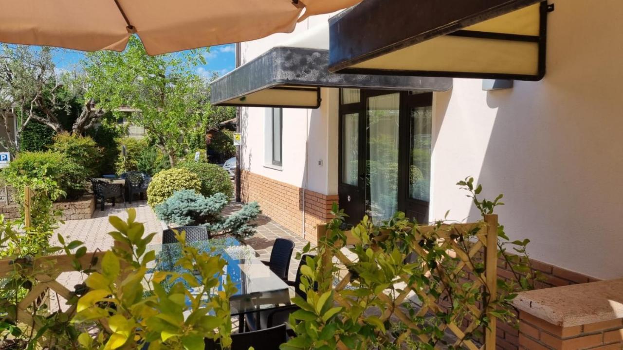 Fontana Oasis Apartments Castelnuovo del Garda Kültér fotó